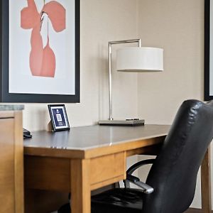 Corner King Room
